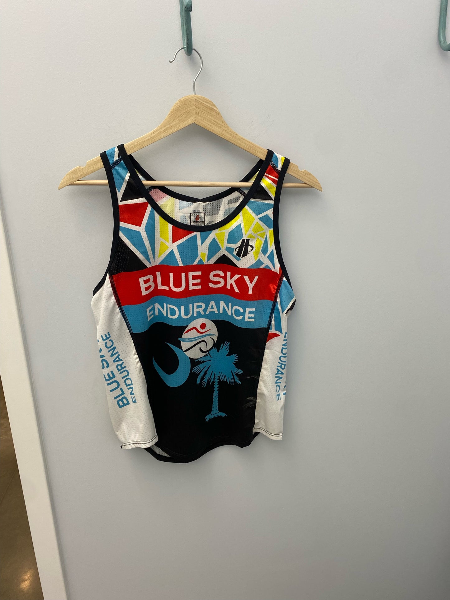 Women's Blue Sky Endurance Run Singlet (Broken Glass Print)