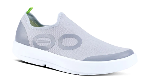 OOFOS Men's OOmg Low Slip on Shoe